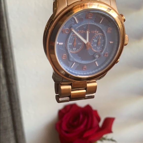 Michael Kors Watch - Picture 3 of 5